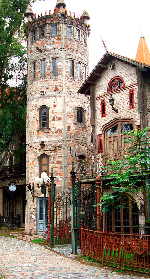 LOS CAMINOS DE PERÓN