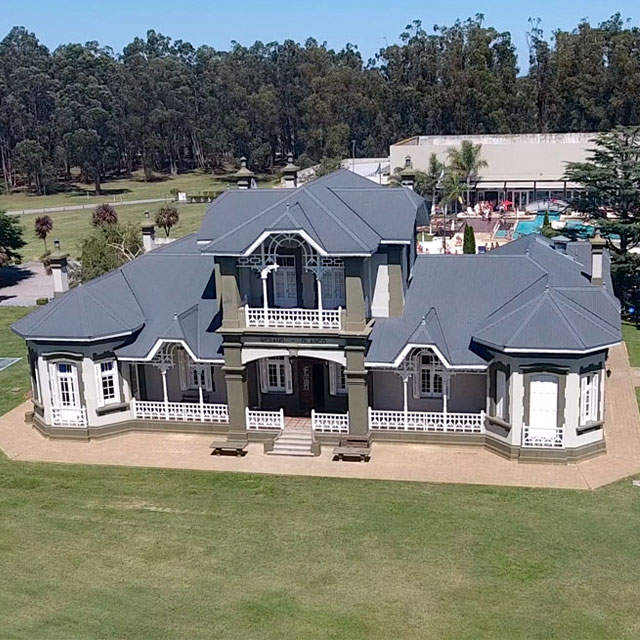 PLAYAS AGRESTES Y TERMAS REVITALIZANTES